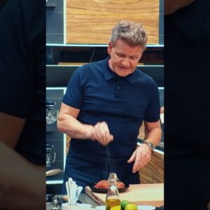 Who fries their mince ?!? C’mon Paul ! Watch the full episode of Next Level Kitchen now !